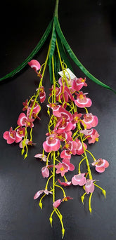 Ramură decorativă cu orhidee artificială roz intens – design curgător cu frunze elegante